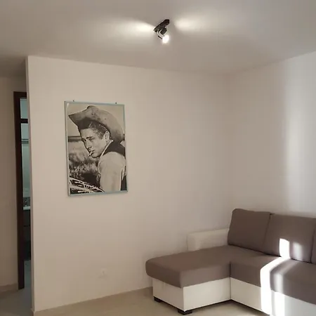 Casa Leo * ברנצונה סול גארדה